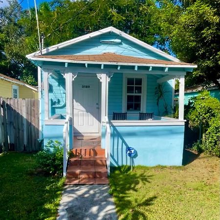 Key West Style Historic Home In Coconut Grove Florida, The Blue House Miami Bagian luar foto