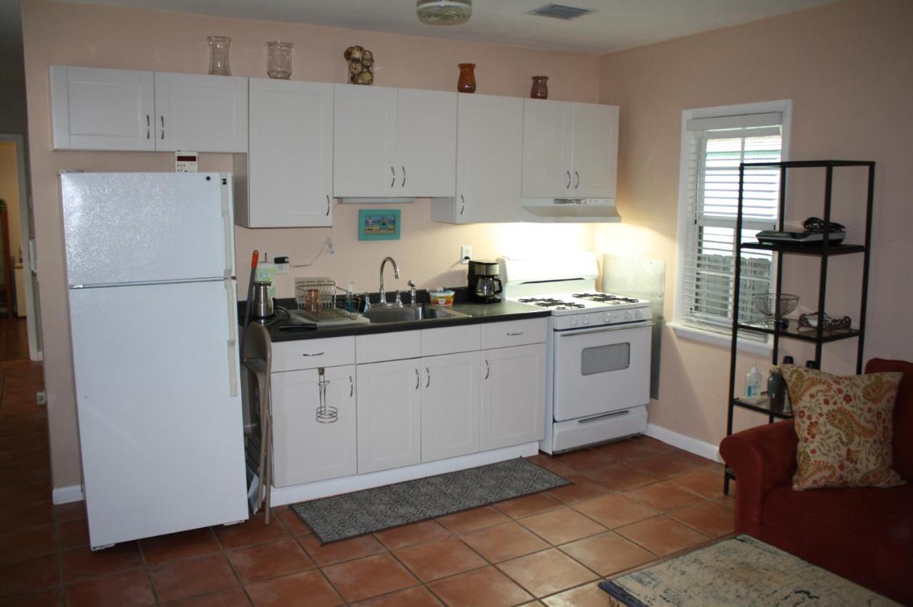 Key West Style Historic Home In Coconut Grove Florida, The Blue House Miami Bagian luar foto